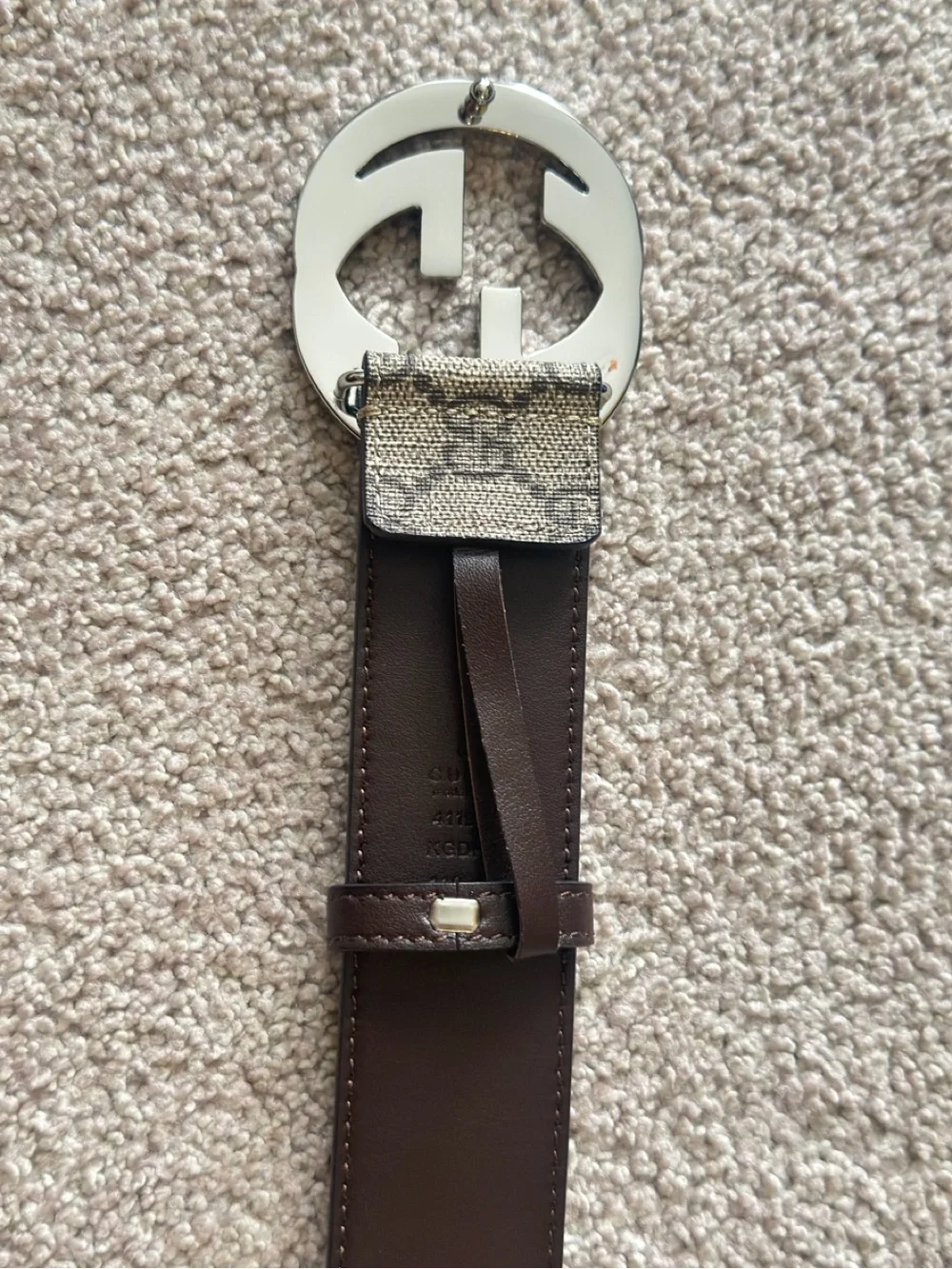 Gucci Black Leather Belt with Subtle Stitching